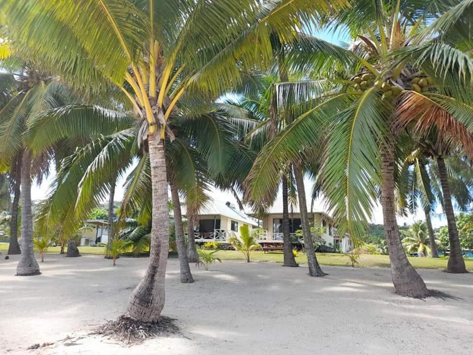 Paparei Beachfront Bungalows, Aitutaki Arutanga Exterior photo
