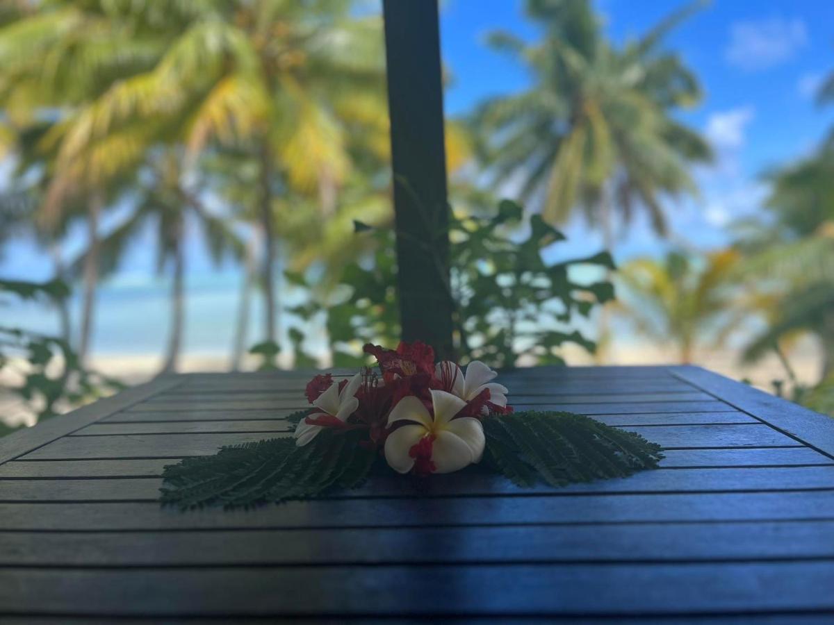 Paparei Beachfront Bungalows, Aitutaki Arutanga Exterior photo