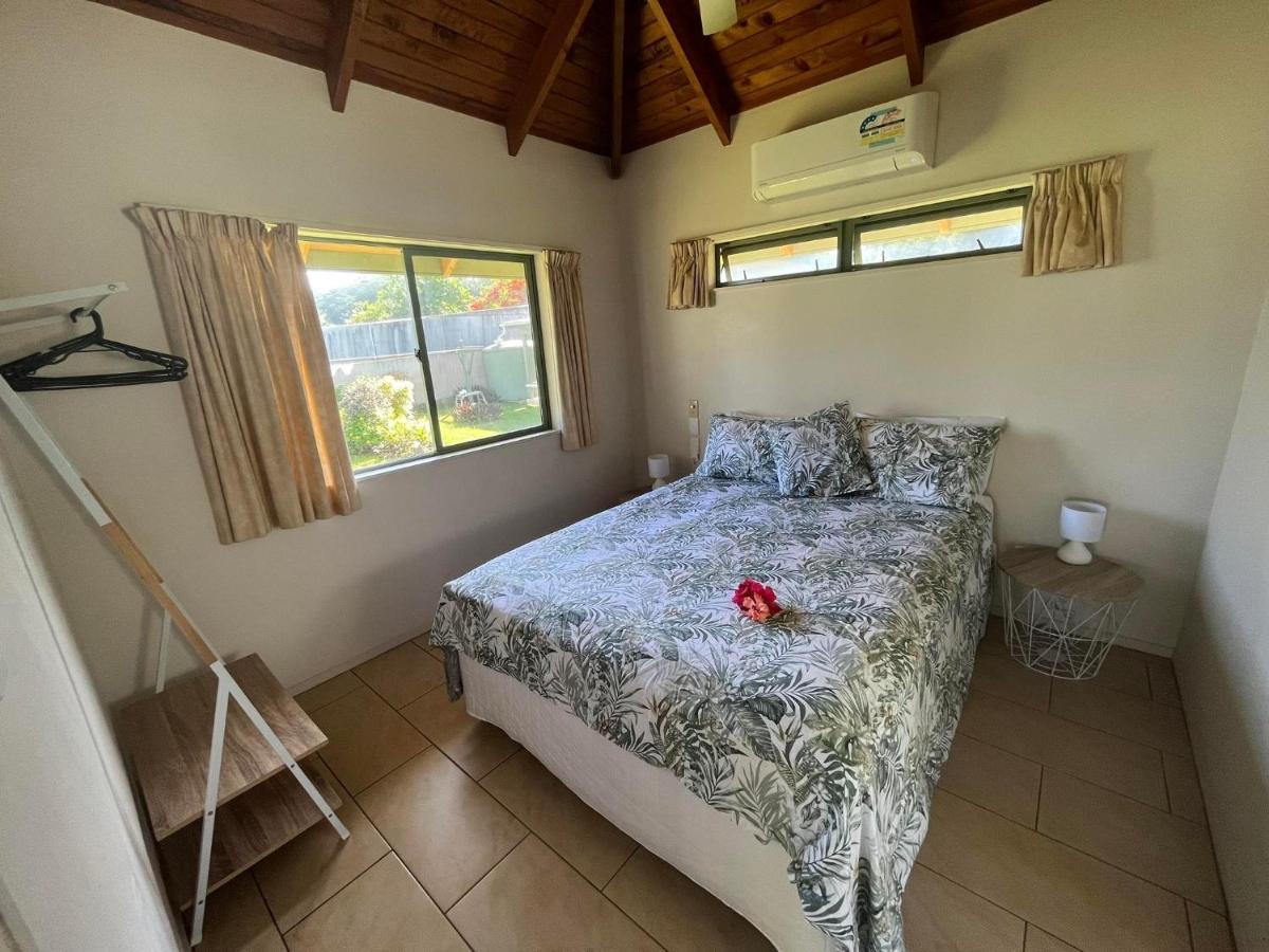 Paparei Beachfront Bungalows, Aitutaki Arutanga Exterior photo